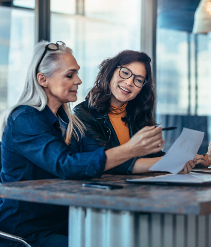 Twee collega's in gesprek