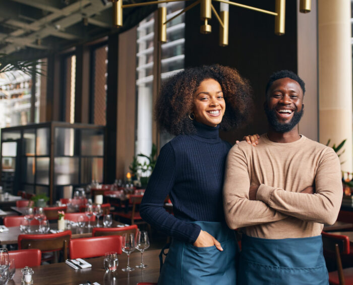 Twee restauranteigenaren in het restaurant